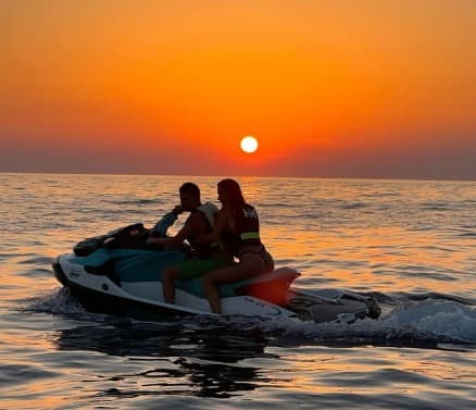 Atardecer VIP — tour en moto de agua en Ibiza