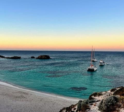 Cala Comte & Cala Bassa — tour en moto de agua en Ibiza